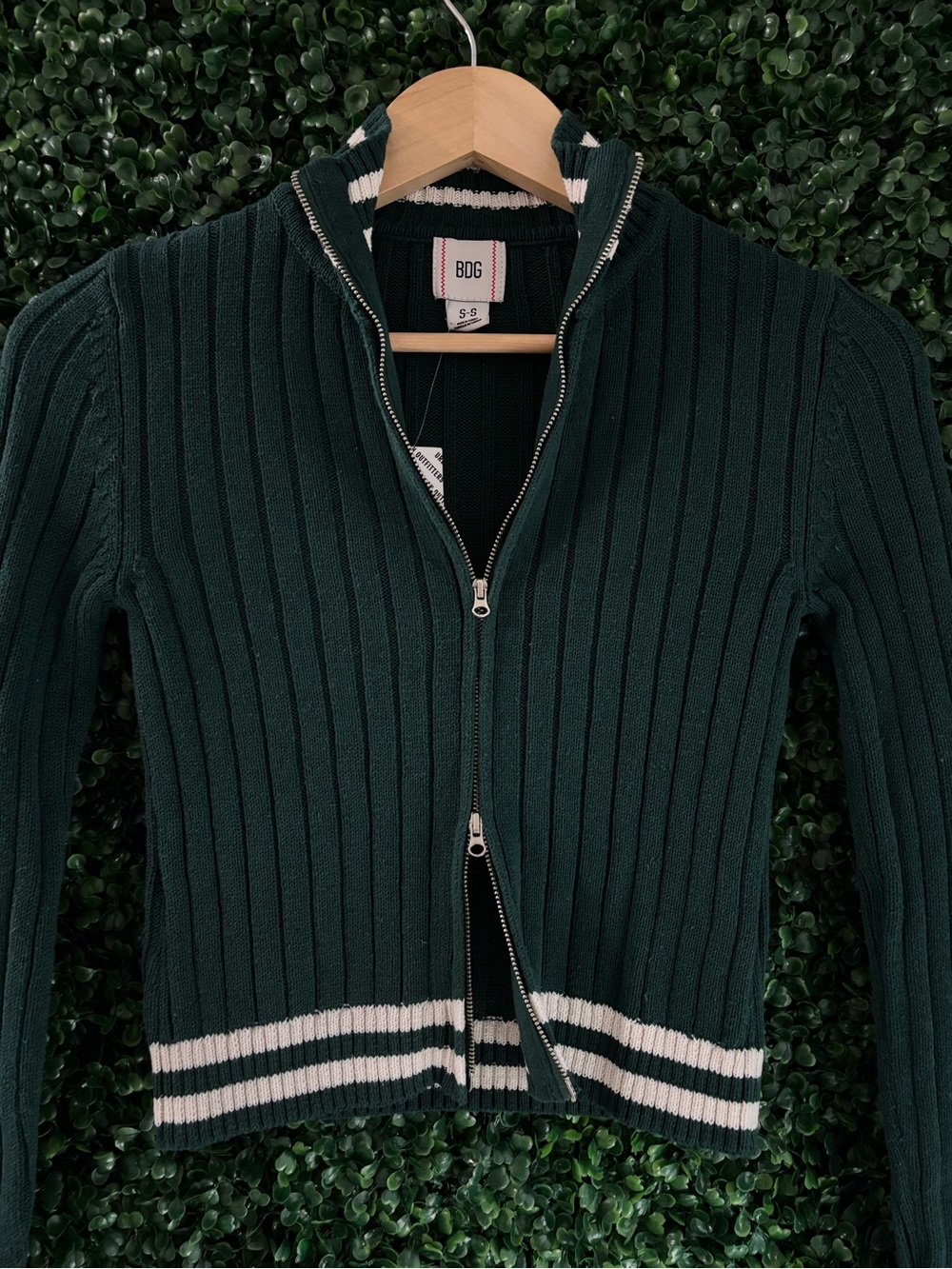 NWT Sz S BDG Urban Outfitters Green Varsity Stripe Cropped Zip Stretch Sweater